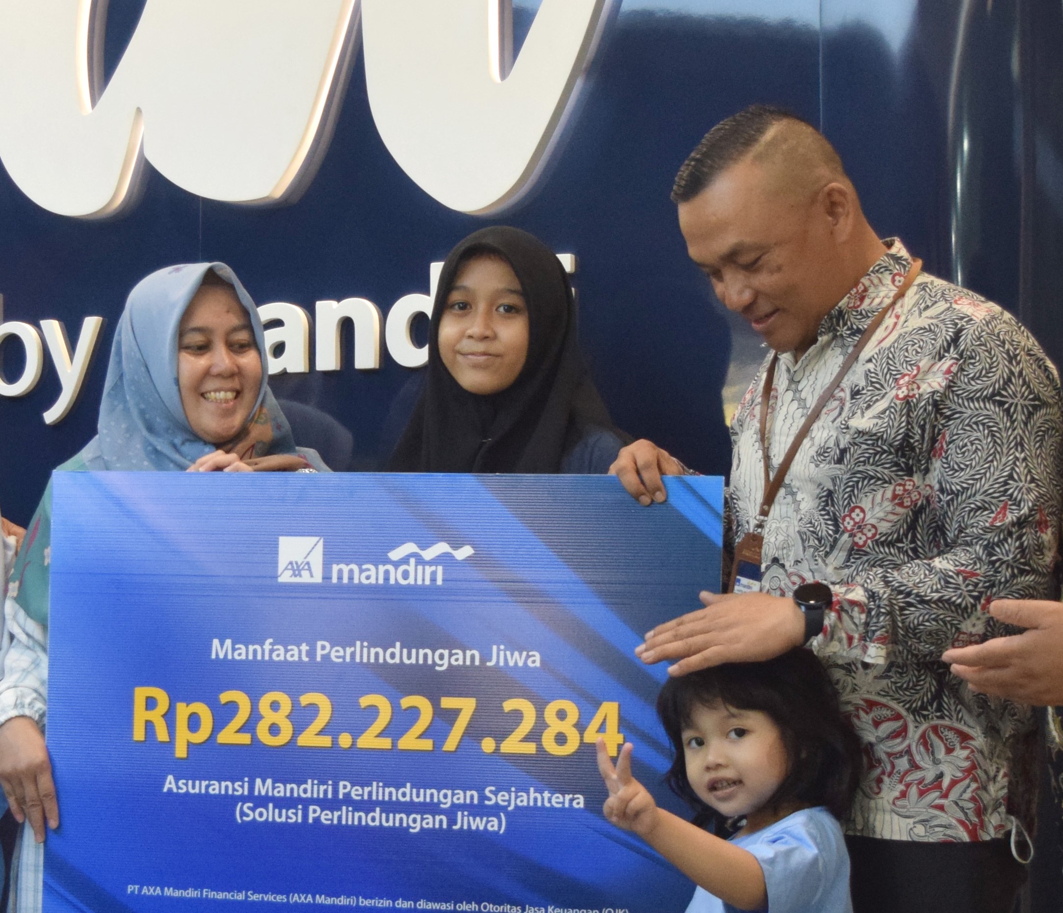 AXA Mandiri Bayarkan Klaim Nasabah Jakarta Senilai Rp200 Juta