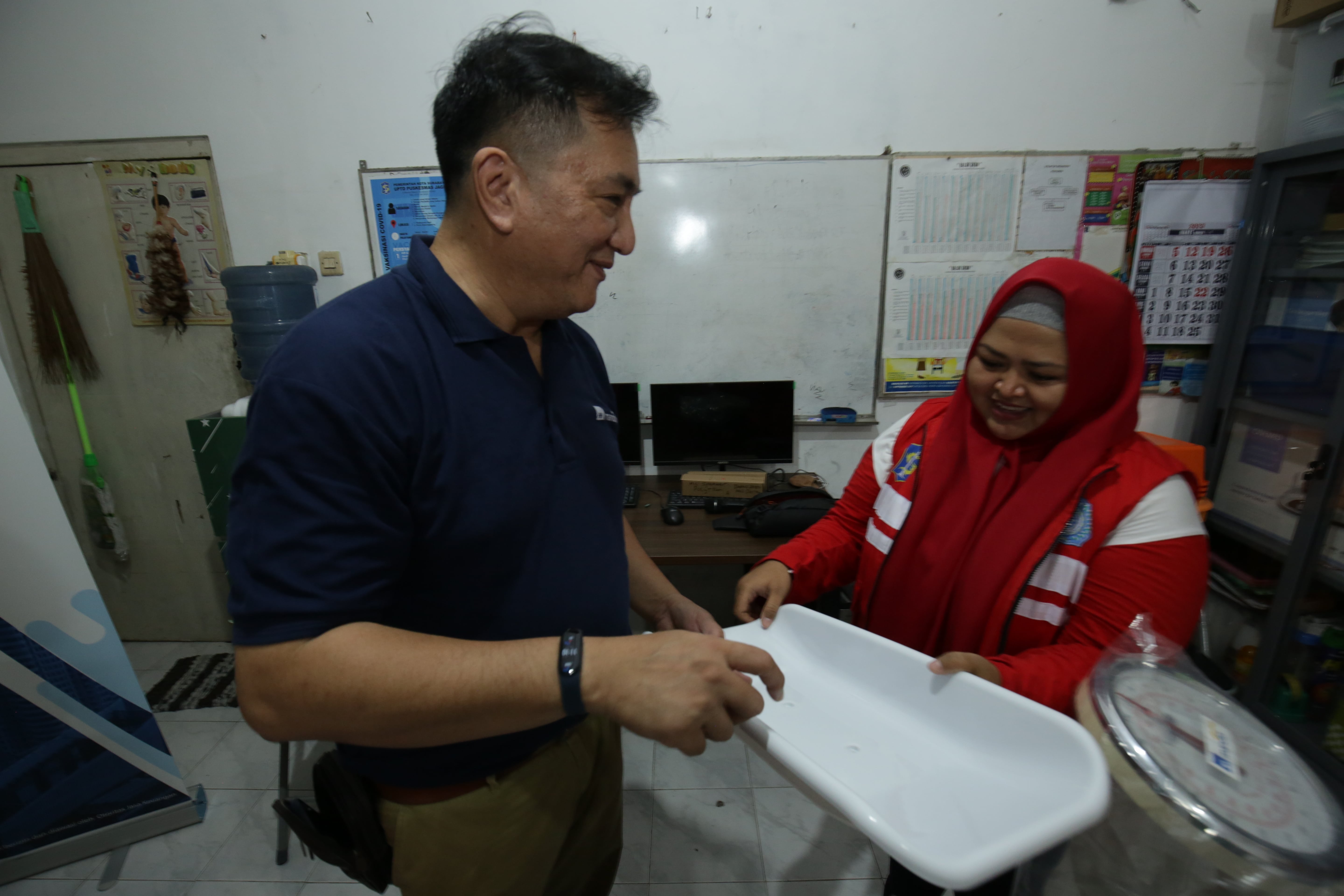 AXA Mandiri Berbagi Kiat Mengantisipasi Peningkatan Biaya Perawatan Medis Melalui Literasi Keuangan dan Kesehatan Kepada UMKM