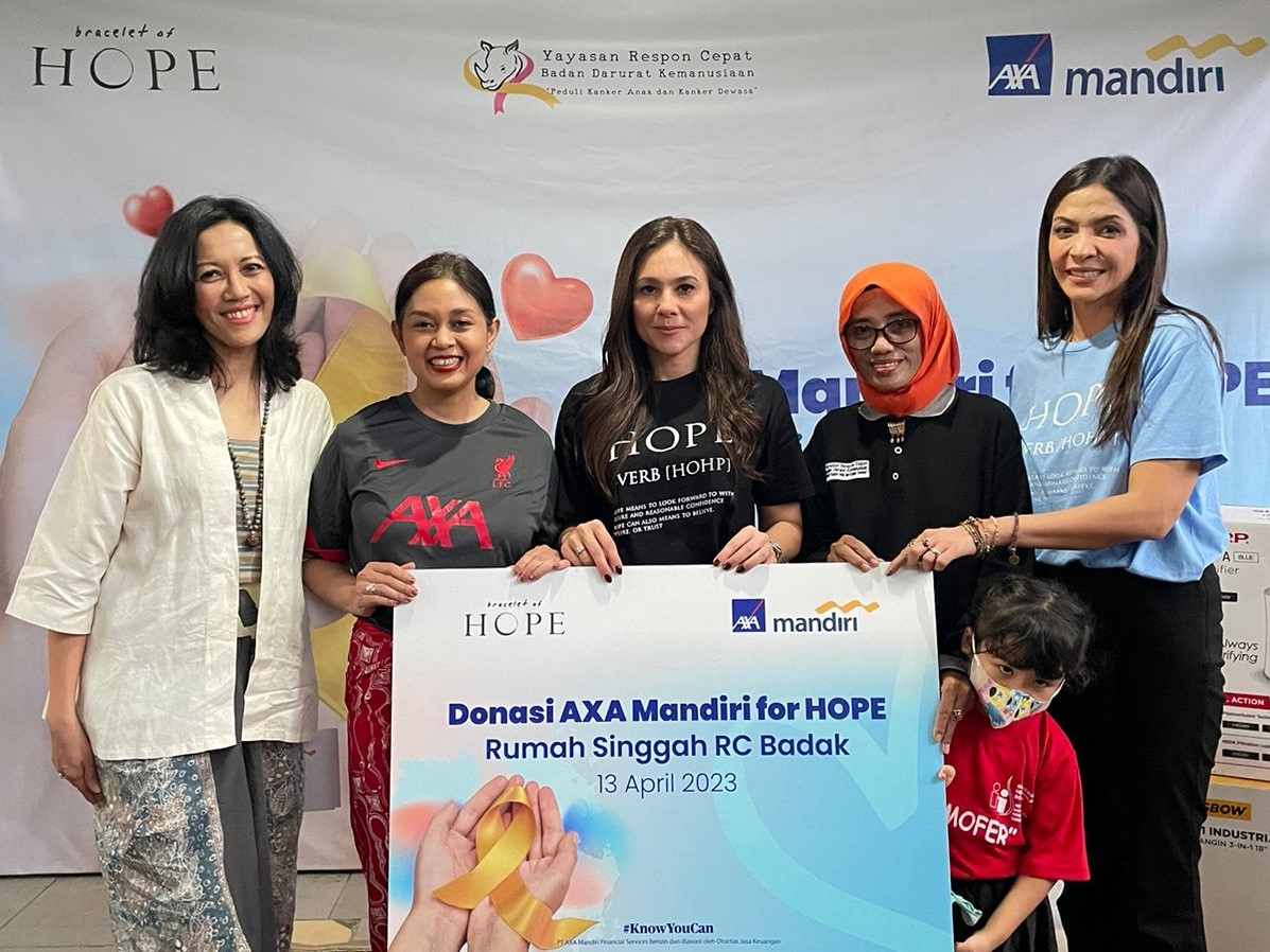 AXA Mandiri Salurkan Bantuan Nasabah Dari Penjualan Asuransi Penyakit Kritis