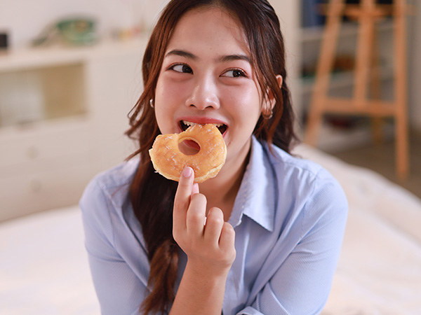 Obat diabetes alami seperti kayu manis, jahe, dan ginseng dipercaya mengontrol gula darah. Simak penyebab serta cara menjaga kadar gula darah.